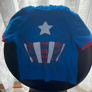 Marvel kids 4T hooded Captain America tshirt, gently used, great condition.